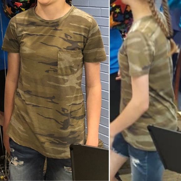 Zoe + Liv | Basic Pocket Camo Short Sleeve Tee, Small Small - Picture 10 of 10